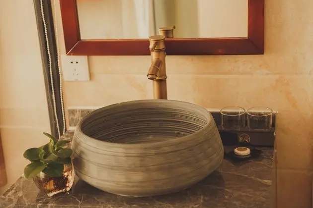 İki Ayrı Yataklı Oda, Avlu Manzaralı