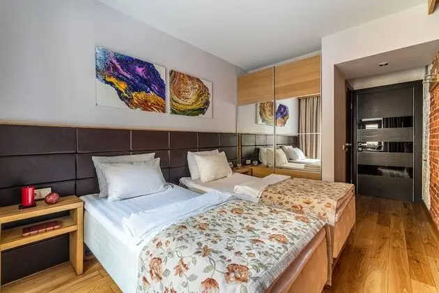Comfort Tek Büyük veya İki Ayrı Yataklı Oda