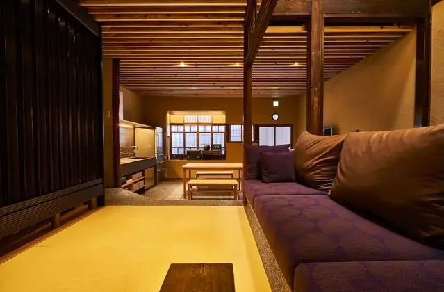 Ev (Private Vacation)