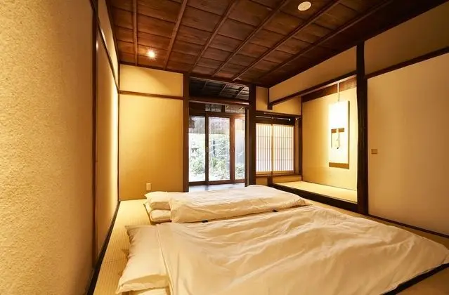 Ev (Private Vacation)