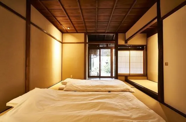 Ev (Private Vacation)