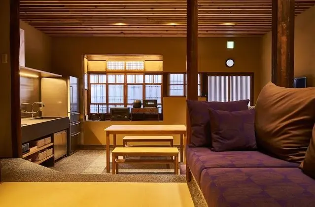 Ev (Private Vacation)