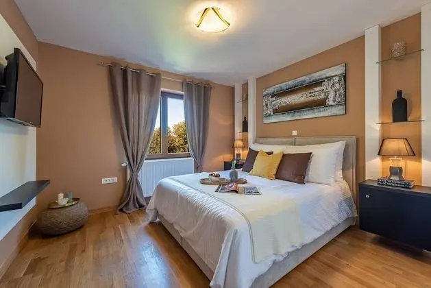 Luxury Apart Daire, Bahçe Manzaralı