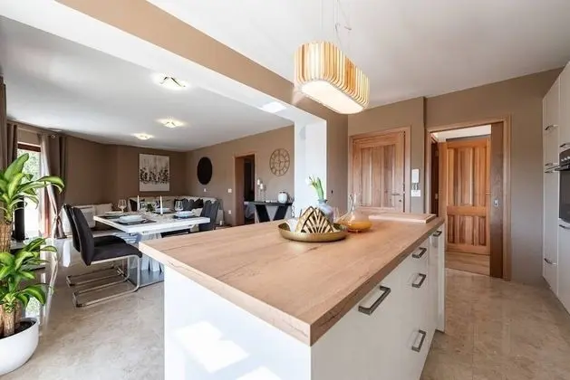 Luxury Apart Daire, Bahçe Manzaralı