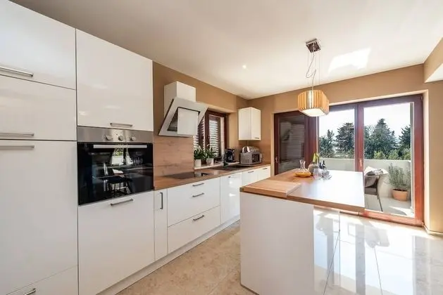 Luxury Apart Daire, Bahçe Manzaralı