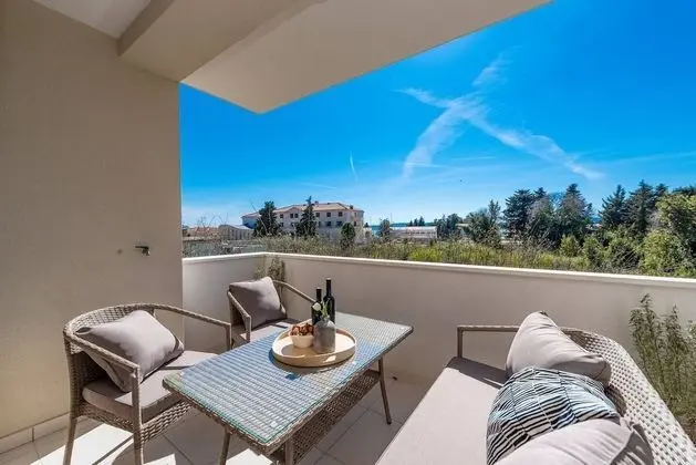 Luxury Apart Daire, Bahçe Manzaralı