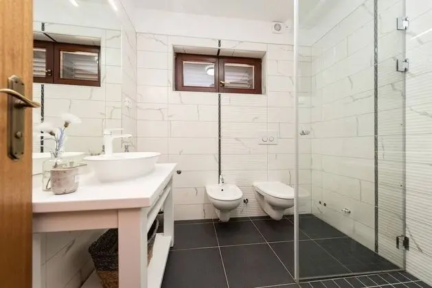Luxury Apart Daire, Bahçe Manzaralı