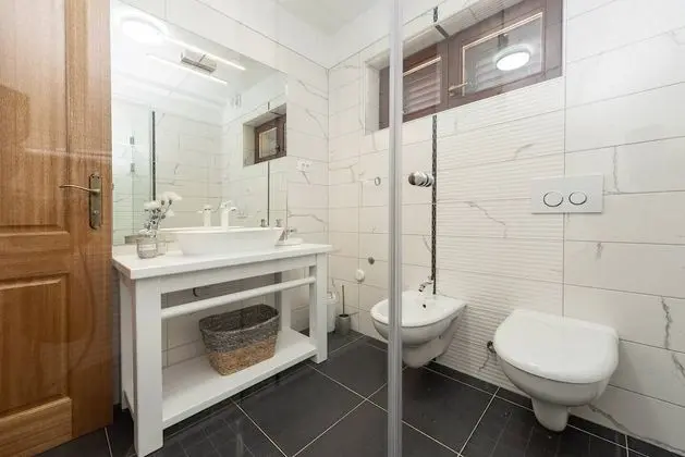 Luxury Apart Daire, Bahçe Manzaralı