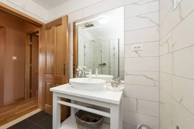 Luxury Apart Daire, Bahçe Manzaralı
