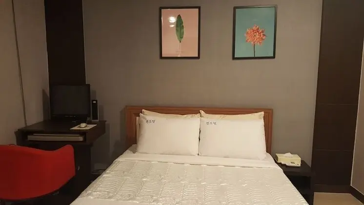 Tek Büyük Yataklı Oda, 1 Büyük (Queen) Boy Yatak