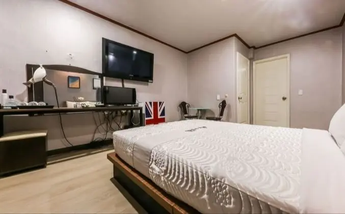 Tek Büyük Yataklı Oda, 1 Büyük (Queen) Boy Yatak