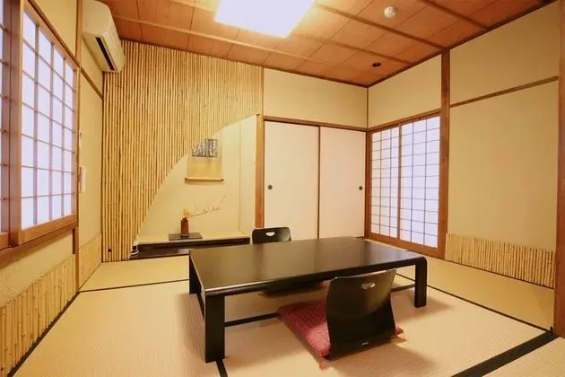 Traditional Oda (Japanese Style, HANASAKAKI)