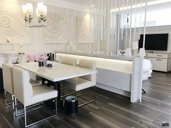 Luxury Tek Büyük Yataklı Oda