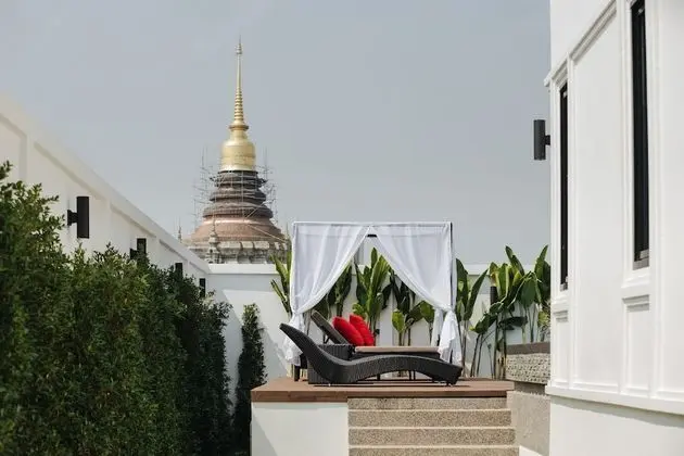 Royal Grand Emperor Pool Villa