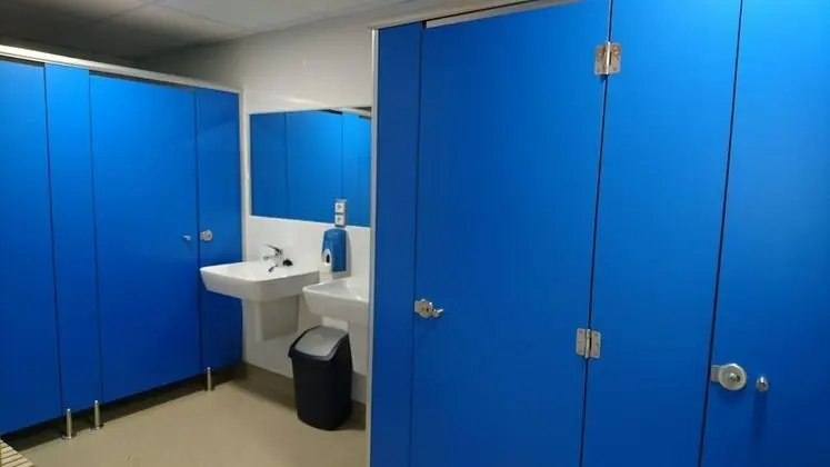 Tek Büyük Yataklı Oda, Ortak Banyo