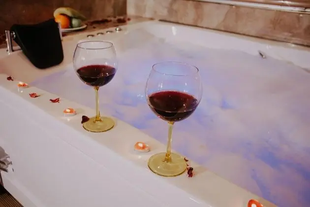 Suite,Şehir Manzaralı,Jakuzili (2 Kişilik)