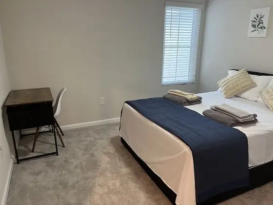 Navy Room, Shared Bath