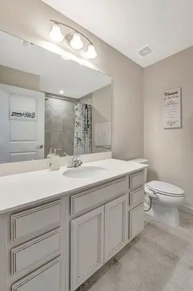 Navy Room, Shared Bath