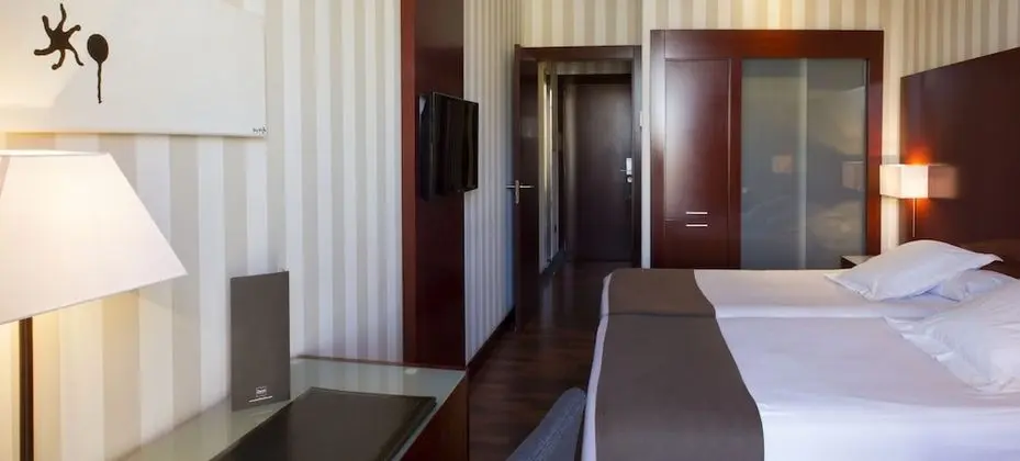 Büyük Yataklı Tek Kişilik Oda