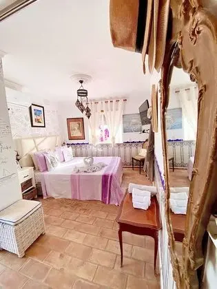 Exclusive Tek Büyük Yataklı Oda