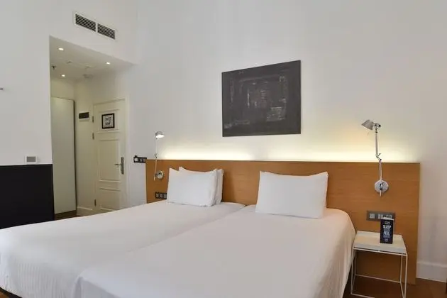 Standard Tek Büyük veya İki Ayrı Yataklı Oda (with Extra Bed)