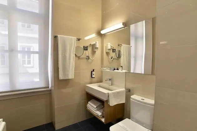 Standard Tek Büyük veya İki Ayrı Yataklı Oda (with Extra Bed)