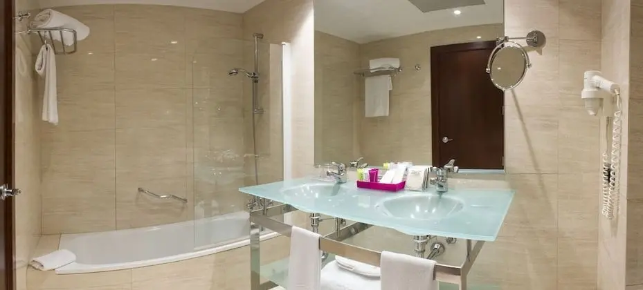 Tek Büyük Yataklı Oda (with extra bed)