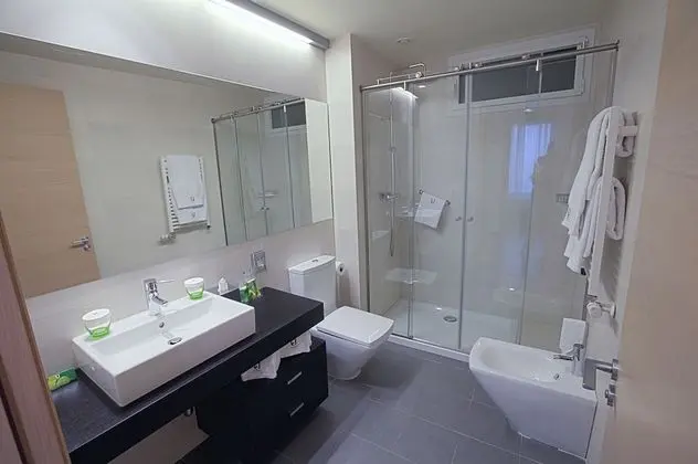 Oda, 3 Tek Kişilik Yatak, Şehir Manzaralı