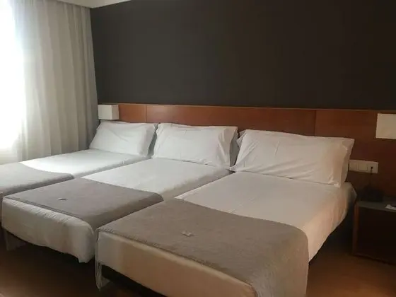 Üç Kişilik Oda (2 adultos y 1 niño)