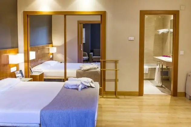 Üç Kişilik Oda (2 adultos y 1 niño)