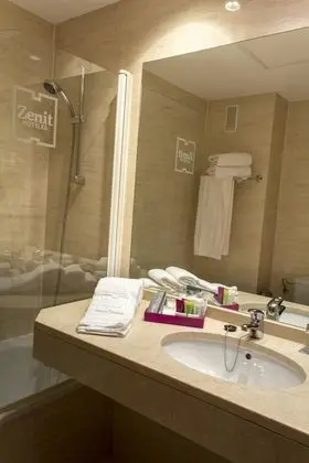 Standard Tek Büyük veya İki Ayrı Yataklı Oda