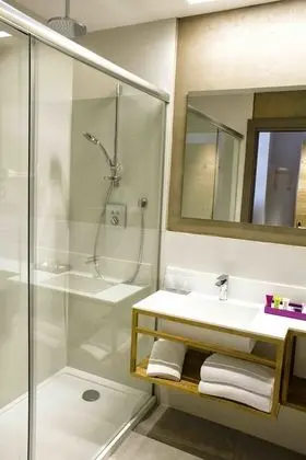 Standard Tek Büyük Yataklı Oda (Parking)