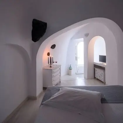 Cave 2 Bedroom Apartment with Hot Tub (Caldera View)