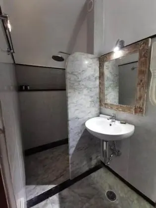 Cave 2 Bedroom Apartment with Hot Tub (Caldera View)