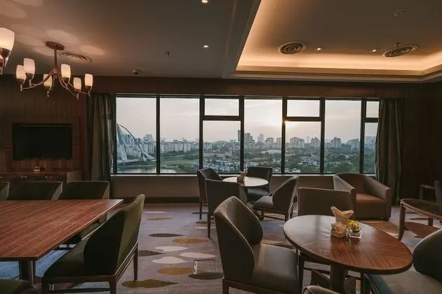 Titanium Club King Room