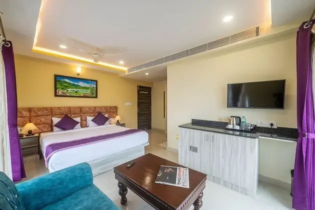 Luxury Oda