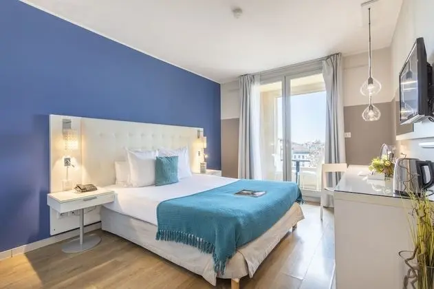 Superior Stüdyo, Balkon
