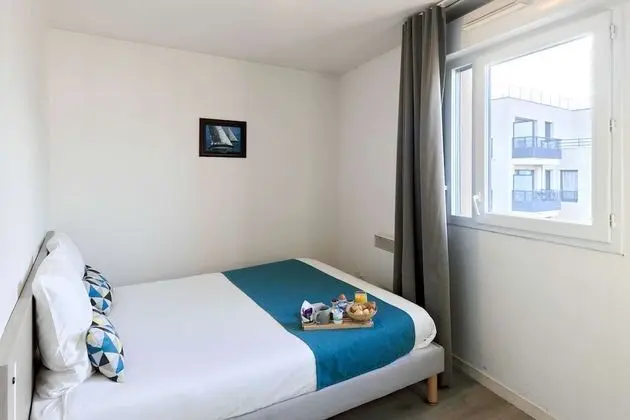 Standard Oda, Sigara İçilmez (1 Queen, 2 Singles & 1 Sofa Bed)