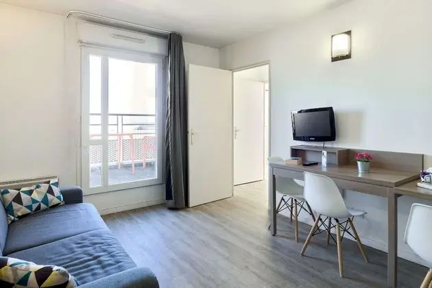 Standard Oda, Sigara İçilmez (1 Queen, 2 Singles & 1 Sofa Bed)