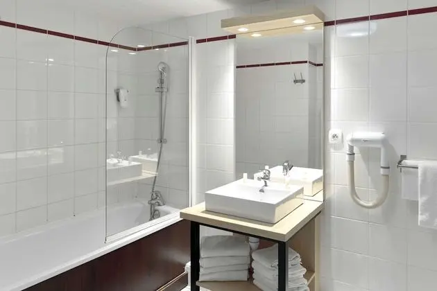 Standard Oda, Sigara İçilmez (1 Queen, 2 Singles & 1 Sofa Bed)