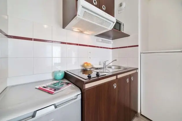 Standard Oda, Sigara İçilmez (1 Queen, 2 Singles & 1 Sofa Bed)