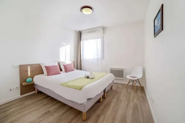 Standard Oda, Sigara İçilmez (1 Queen, 2 Singles & 1 Sofa Bed)