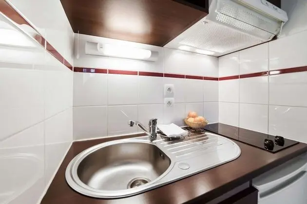 Standard Oda, Sigara İçilmez (1 Queen, 2 Singles & 1 Sofa Bed)