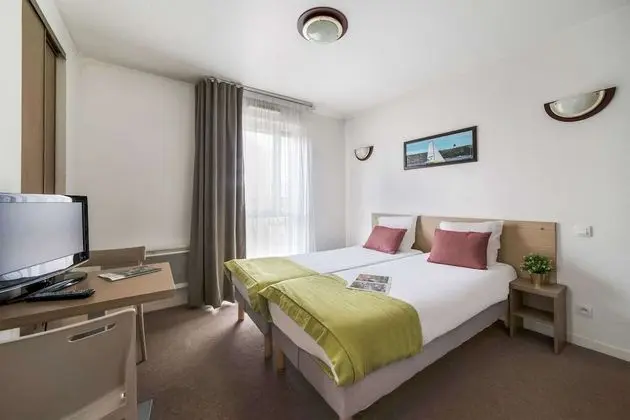 Standard Oda, Sigara İçilmez (1 Queen, 2 Singles & 1 Sofa Bed)