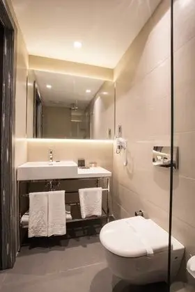 Comfort Büyük Yataklı Tek Kişilik Oda