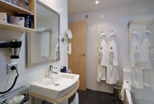 Premium Tek Büyük Yataklı Oda