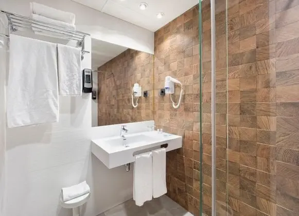 Basic Üç Kişilik Oda, 3 Tek Kişilik Yatak