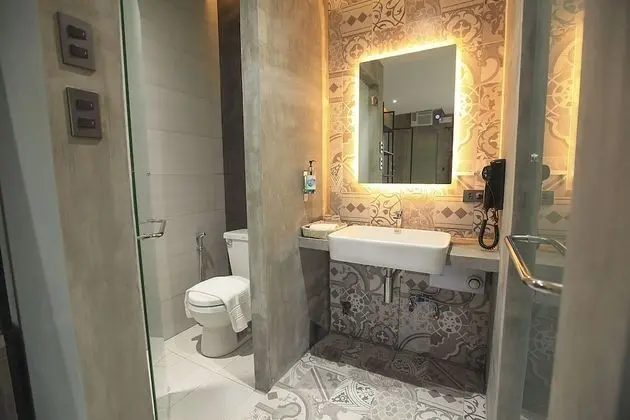 Oda, 1 Büyük (Queen) Boy Yatak, Havuz Kenarı