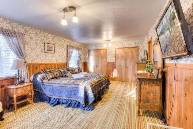 Ev, Birden Çok Yatak (Zephyr Cove Cabin)