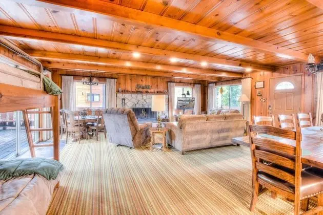 Ev, Birden Çok Yatak (Zephyr Cove Cabin)